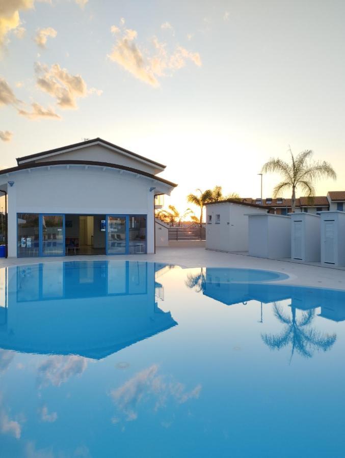 Icaro Residence Apartments With A Beautiful Pool SantʼAgata di Militello Exterior foto