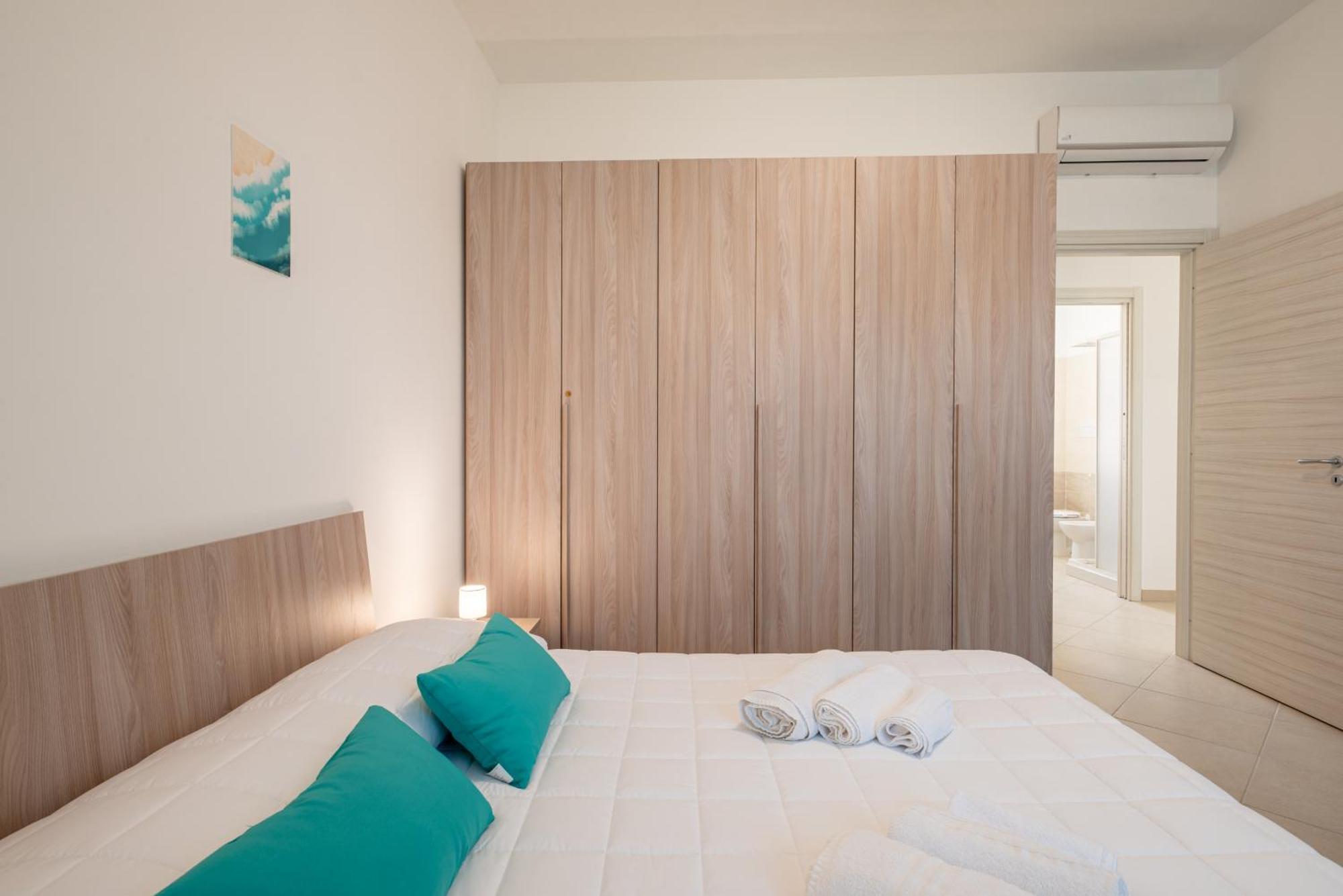 Icaro Residence Apartments With A Beautiful Pool SantʼAgata di Militello Exterior foto
