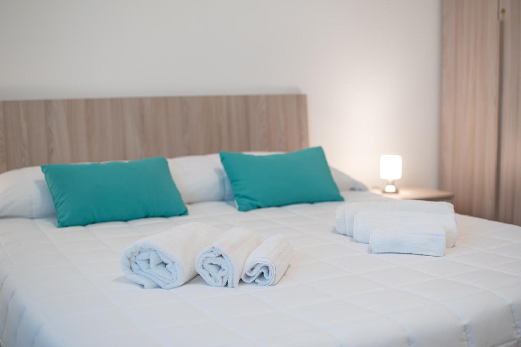 Icaro Residence Apartments With A Beautiful Pool SantʼAgata di Militello Exterior foto