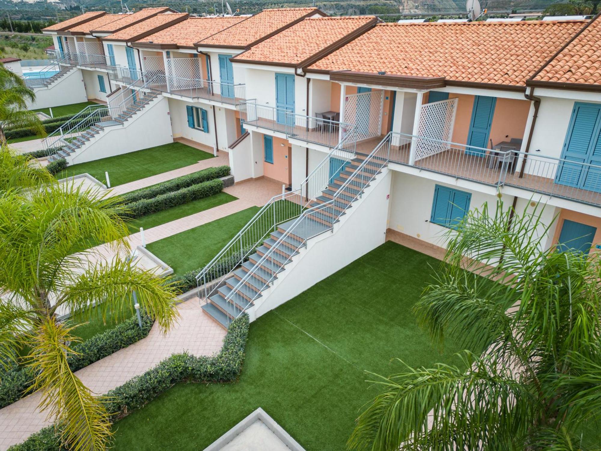 Icaro Residence Apartments With A Beautiful Pool SantʼAgata di Militello Exterior foto
