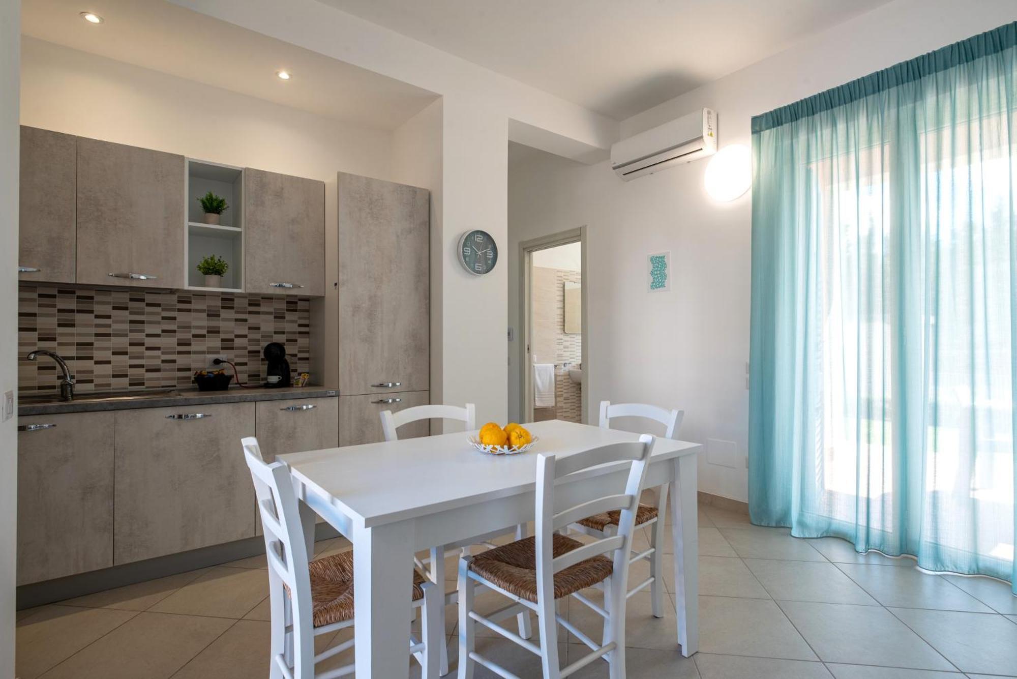 Icaro Residence Apartments With A Beautiful Pool SantʼAgata di Militello Exterior foto