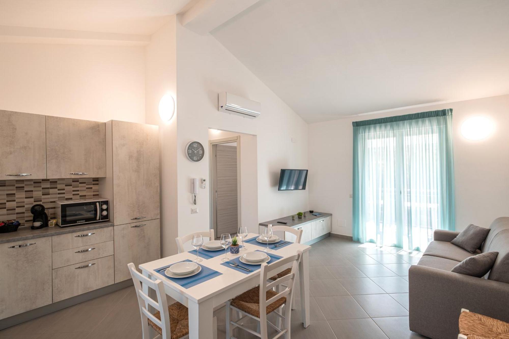 Icaro Residence Apartments With A Beautiful Pool SantʼAgata di Militello Exterior foto