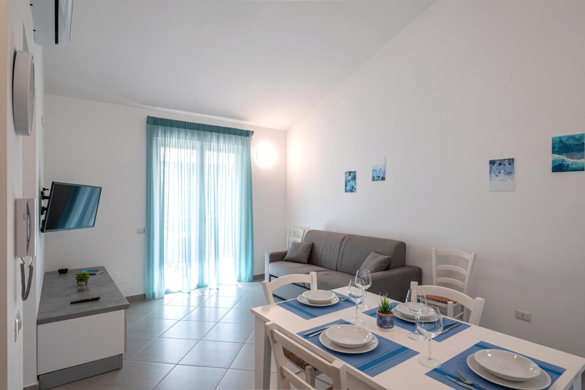 Icaro Residence Apartments With A Beautiful Pool SantʼAgata di Militello Exterior foto
